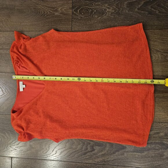 💥$5 ADD ON - Laura Red Flowy V-Neck T-Shirt With Built-In Tank top Size S - Picture 4 of 13